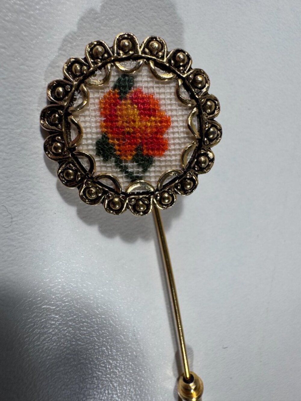 Vintage Needlepoint Rose Stick Pin Brooch Gold Tone Floral Lapel Pin Cottagecore - Picture 3 of 5